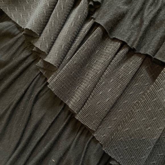 Black Ruffle Tank Top 🖤✨🖤✨ - Picture 3 of 8